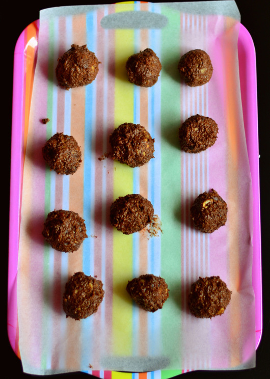 Carob-powder-Bliss-Balls-recipe