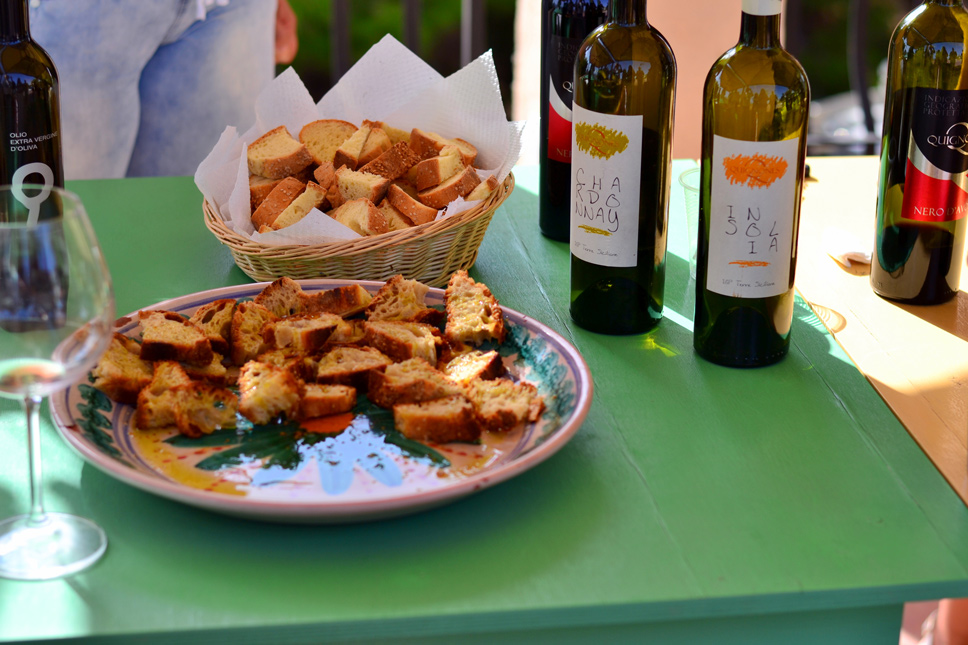 Sicilian-olive-oil-tasting