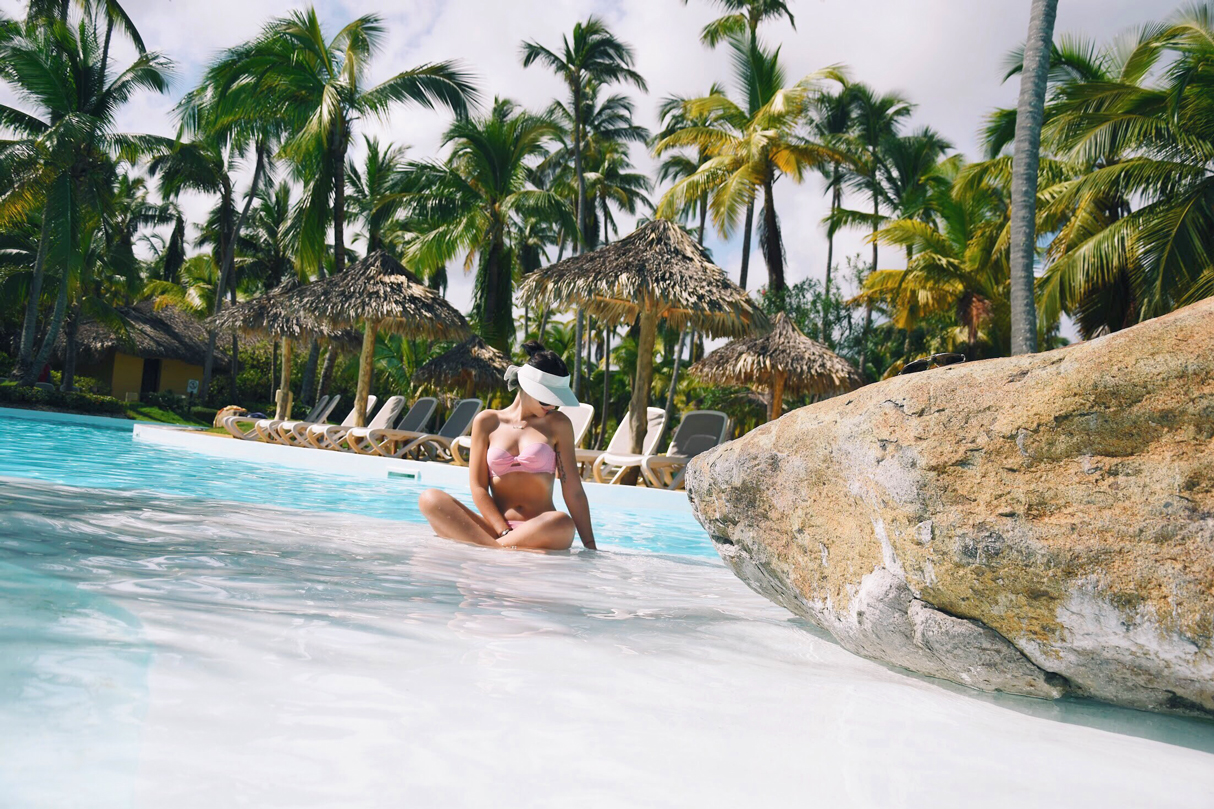 The Photos That Expose What Those Dream Holiday Resorts Really Look Like